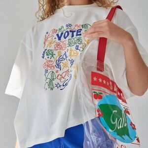 Lisa Says Gah! Vote Floral Charlie Tee Size small